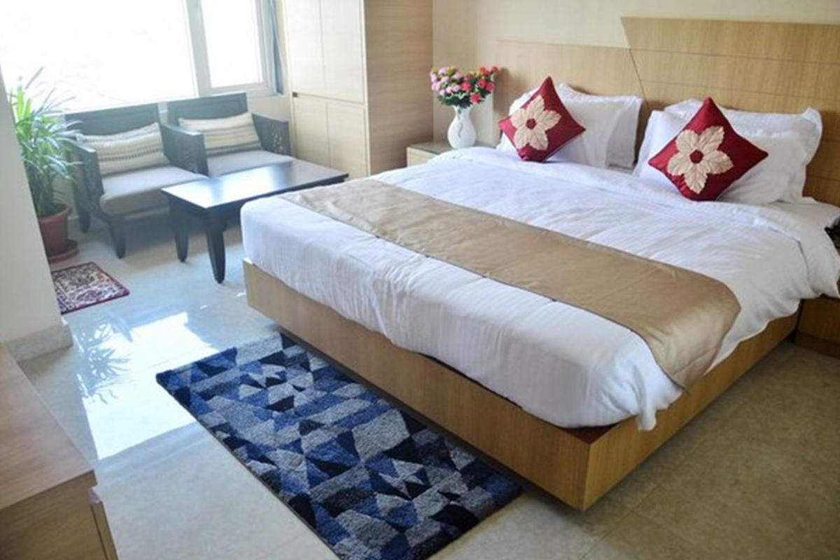 Hotel Royal Palace Bishnath Exterior photo