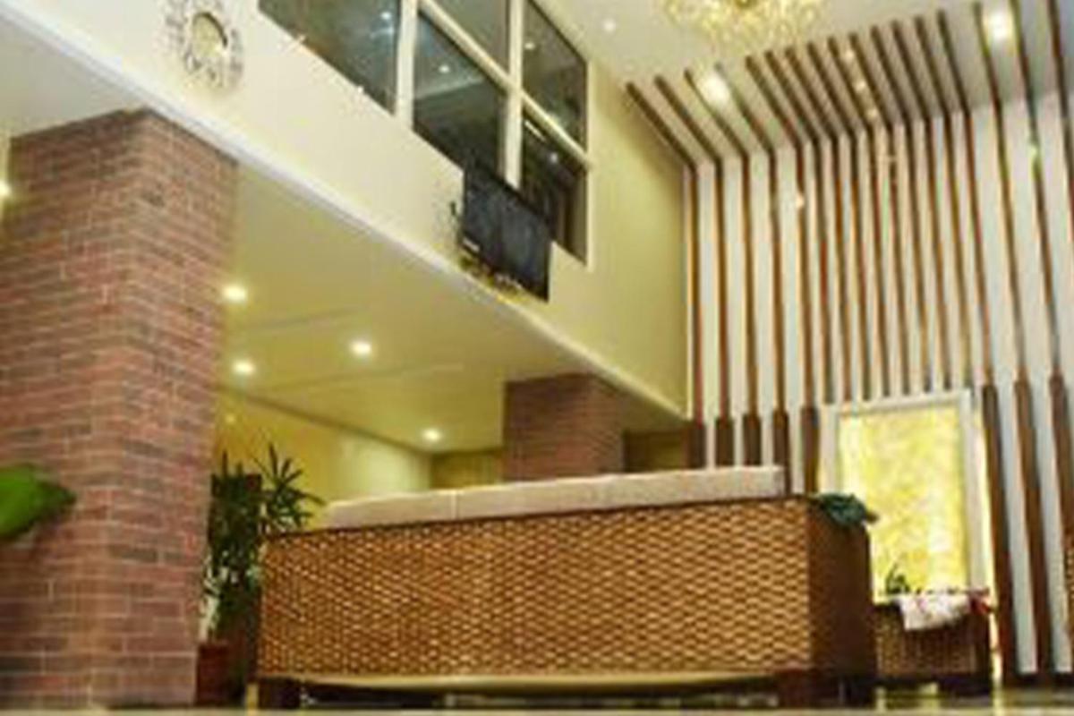 Hotel Royal Palace Bishnath Exterior photo