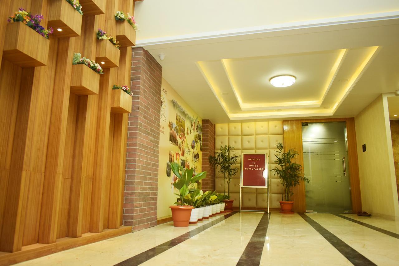 Hotel Royal Palace Bishnath Exterior photo