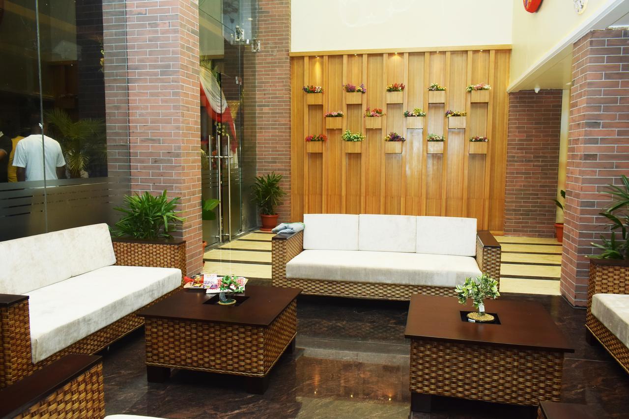 Hotel Royal Palace Bishnath Exterior photo