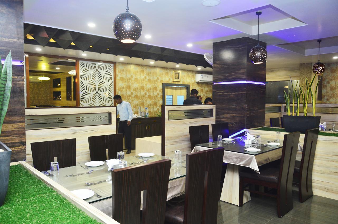 Hotel Royal Palace Bishnath Exterior photo