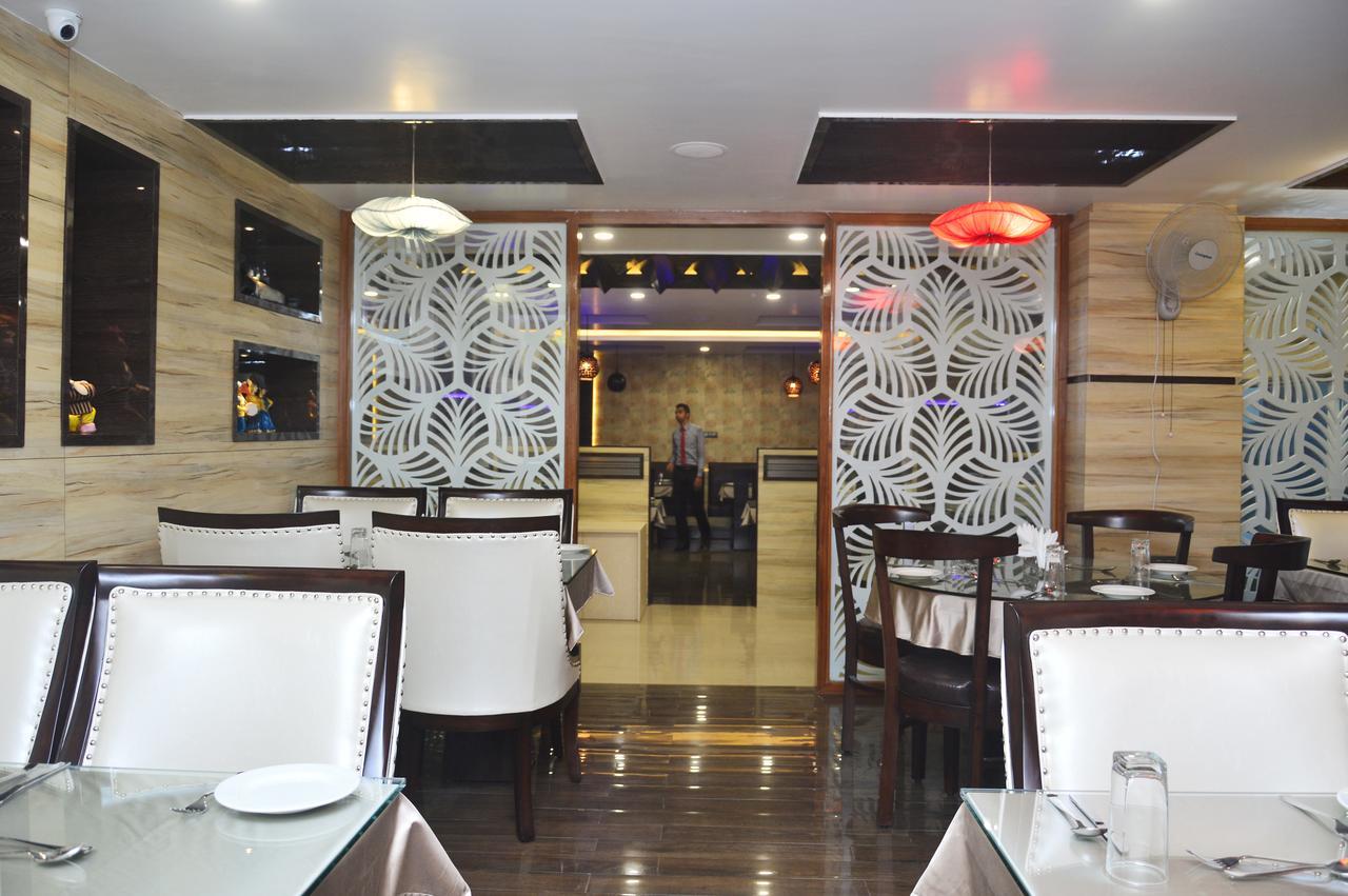 Hotel Royal Palace Bishnath Exterior photo
