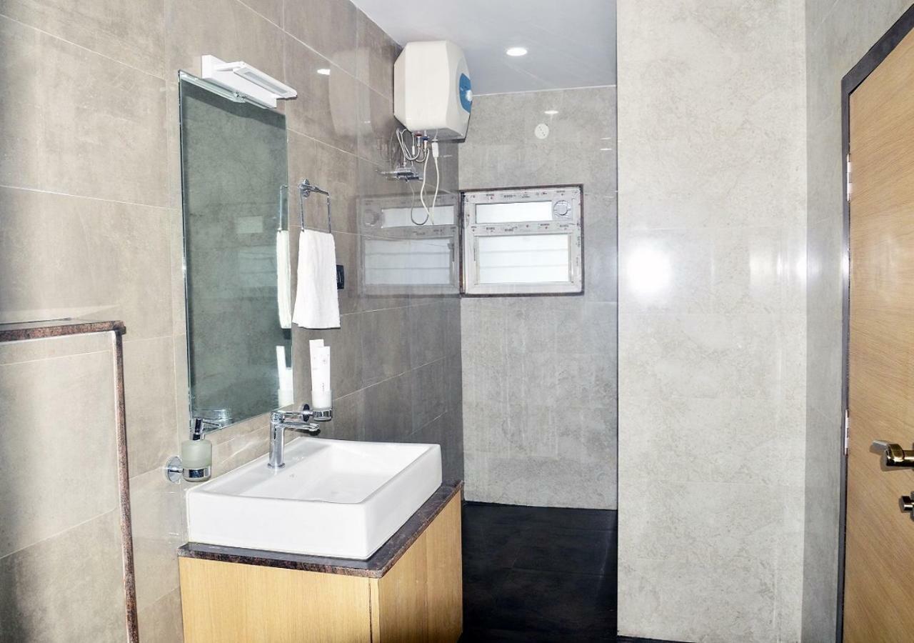 Hotel Royal Palace Bishnath Exterior photo
